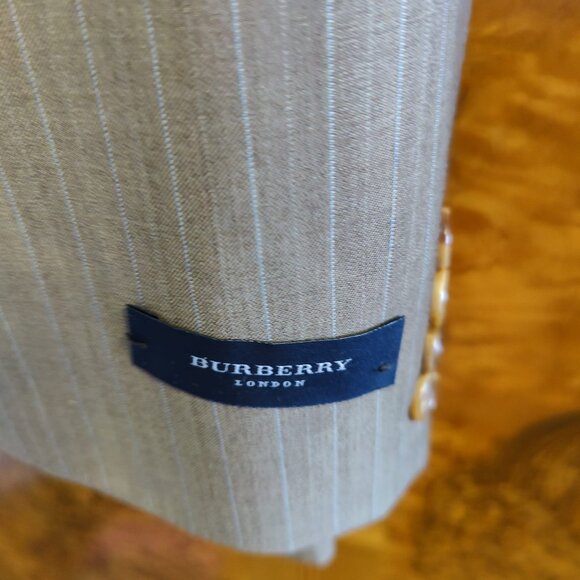 Burberry Men's Suit 40/34, NWT, 100% Wool, Grey Brown subtle stripe - Picture 7 of 7